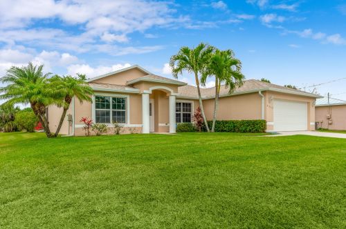 4252 Jarmer Rd, Fort Pierce, FL 34953-5668
