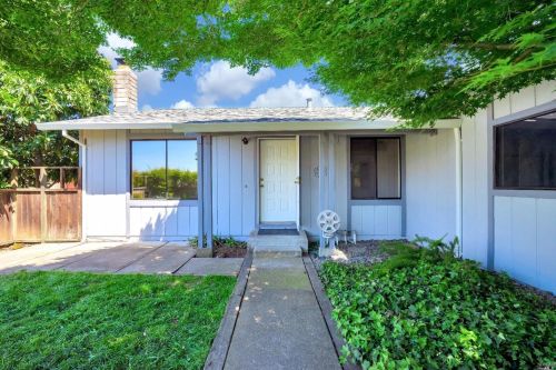 392 Wren Dr, Santa Rosa, CA 95401-5852