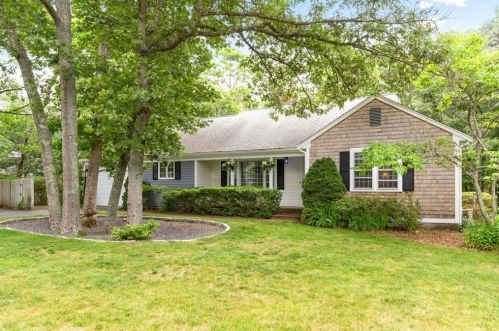 70 Greenland Cir, Yarmouth, MA 02675-2183