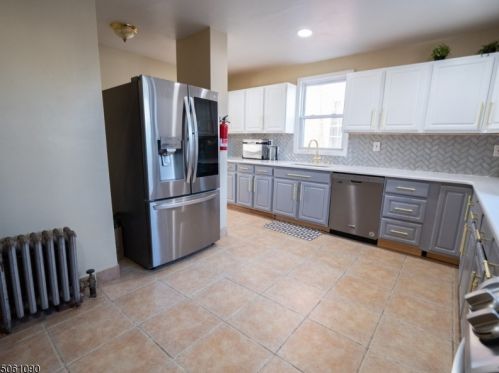 20 Vernon Pl, East Orange NJ  07017-4410 exterior