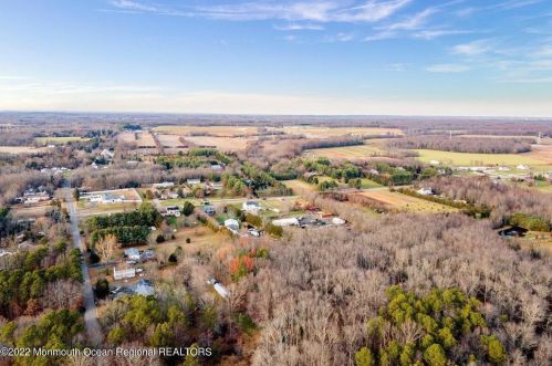 220 Long Swamp Rd, Plumsted Township NJ  08533-2028 exterior