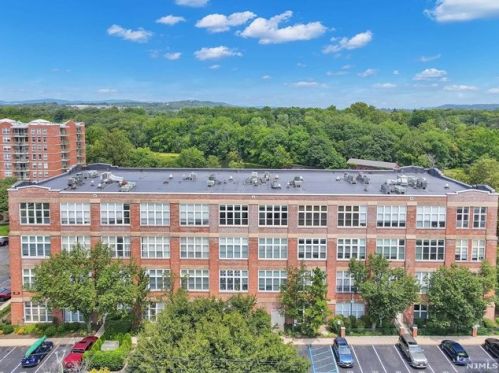 280 Main St, West Paterson NJ  07424-1236 exterior