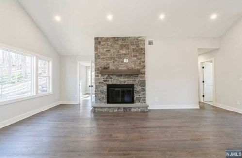 676 Ramapo Valley Rd, Oakland NJ  07436-3003 exterior