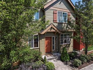 19708 35th Way, Camas, WA 98607-8855