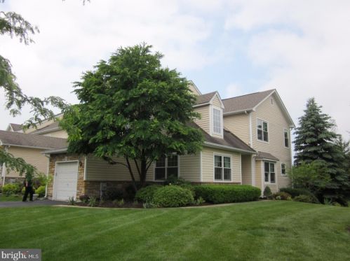 110 Gleneagles Dr, Blue Bell PA  19422-3240 exterior