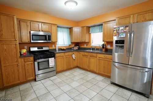 151 Summer St, Paterson, NJ 07501-1226