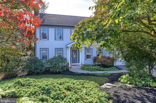 660 Appenzell Dr, Hummelstown, PA 17036-9719