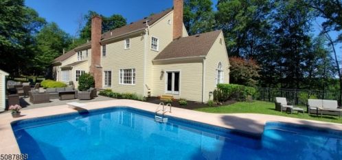 4 Shenandoah Ct, Califon NJ  07830-3544 exterior