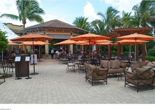 6864 Ascot Dr, Naples FL  34113-2720 exterior