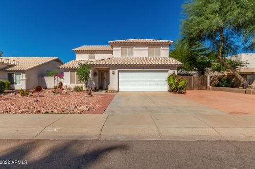 1102 Behrend Dr, Phoenix, AZ 85027-4322