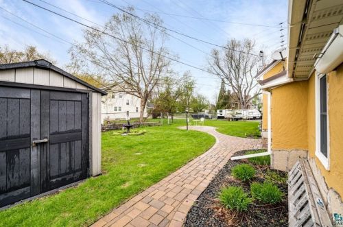 105 7th St, Scanlon MN  55720-1802 exterior