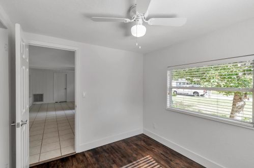 5461 43rd Ter, Saint Petersburg FL  33714-3624 exterior