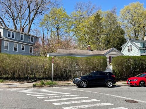 164 Vauxhall St, United States Coast Guard Ac CT  06320-3822 exterior