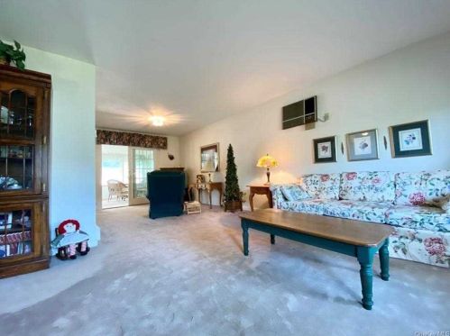 242 Dahlia Dr, Mahopac NY  10541-3768 exterior