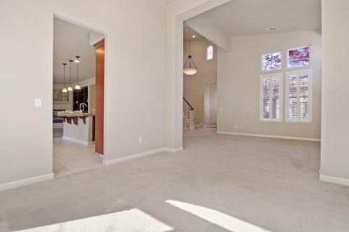 2044 Sugarbowl Way, Lodi CA  95242-4752 exterior