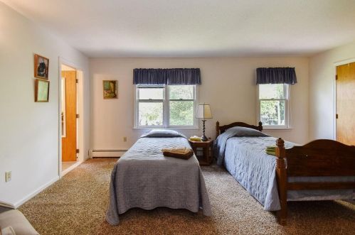 38 Noble St, South Kingstown RI  02882-3941 exterior