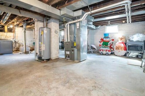 223 Perrin Ave, Springfield OH 45506-2725 exterior