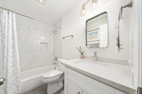 4402 Mentone St, San Diego CA 92107-1067 exterior