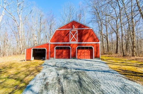 34 Cedar Hill Ln, Colchester CT  06420-4007 exterior