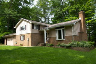 3366 Stephenie Dr, Bucyrus, OH 44820-8855