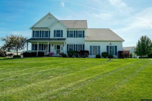 23 Huntswood Ln, Bethlehem Center, NY 12077-3645