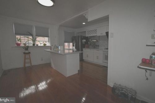 6526 Horrocks St, Philadelphia, PA 19149-2811