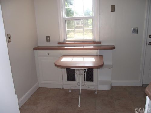 26 Logan Ln, Piscataway NJ  08854-5804 exterior