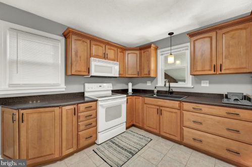 1829 Basin Hill Blvd, Carlisle PA  17013-1111 exterior