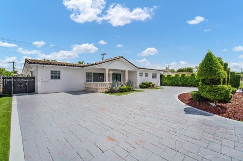 5965 113th Ter, Hialeah, FL 33012-6576
