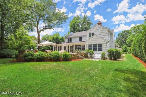 16 Hearthstone Dr, Riverside CT  06878-1807 exterior