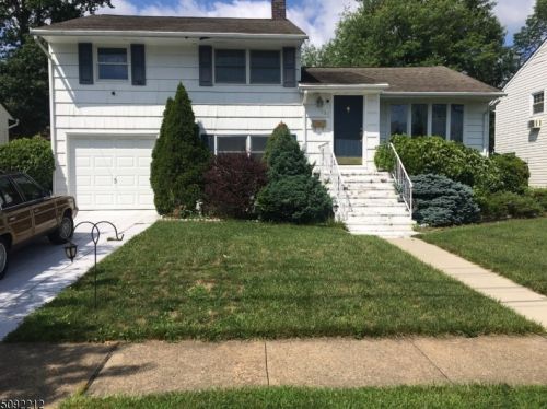 131 Tracy Dr, Perth Amboy NJ  08863-1024 exterior