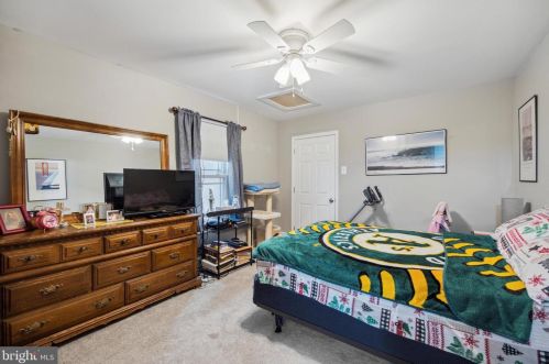 1039 Queen St, Pottstown PA  19464-5827 exterior