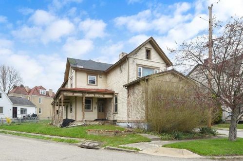 2901 Lanpark St, Pittsburgh, PA 15204-2317