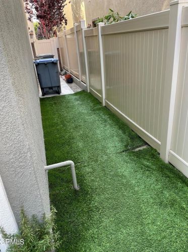 3121 Lisbon Ln, Oxnard CA  93036-5347 exterior