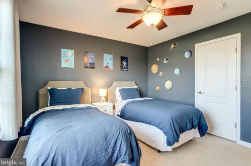 13495 Eagles Rest Dr, Leesburg VA 20176-5035 exterior