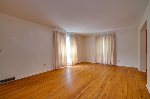 674 Evangeline Rd, Cincinnati, OH 45240-3012