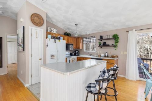 73 Tanner Ave, Warwick RI  02886-4510 exterior