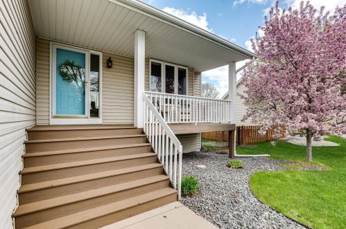 5464 Kings Cir, Minneapolis, MN 55443-1616