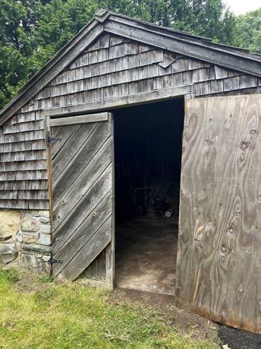 343 Beacon Dr, North Kingstown RI  02852-4630 exterior