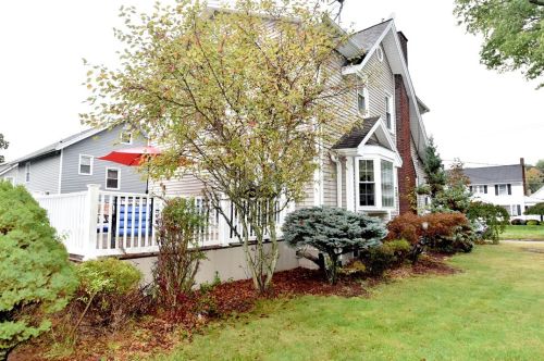212 Fairfield Ave, New Castle, PA 16105-2172