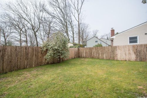 62 Chestnut Cir, Northport NY  11768-2008 exterior