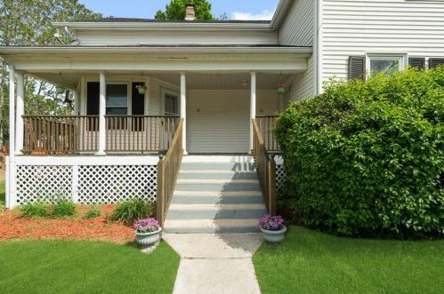 12 Nate Whipple Hwy, Cumberland RI  02864-1409 exterior