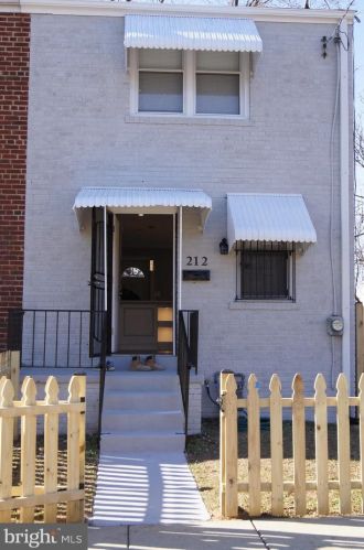 212 62nd St, Washington, DC 20019-7932