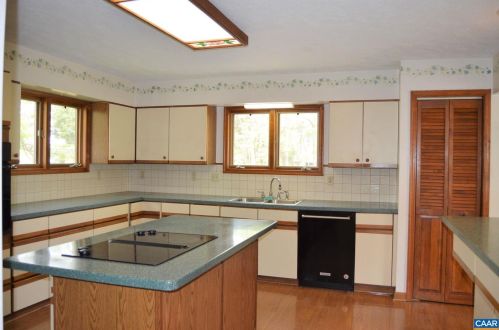 61 Ponderosa Ln, Bybee VA  22963-2405 exterior