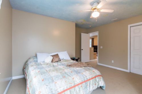 135 Brookside Dr, North Kingstown RI  02852-2005 exterior