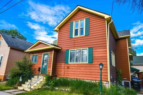 719 Mount Vernon St, Oshkosh, WI 54901-4529