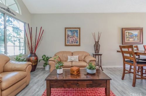 6742 Dove Ln, Riverside CA  92506-5000 exterior