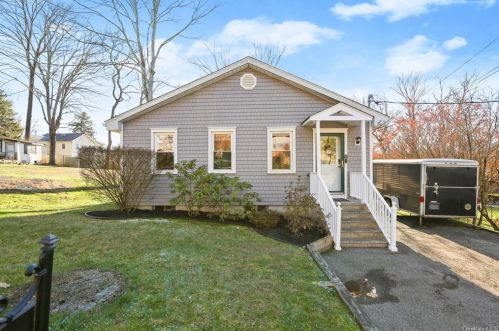 13 Wright Rd, Yorktown Hgts, NY 10598-6614