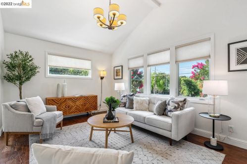 5904 Canning St, Oakland CA 94609-1306 exterior