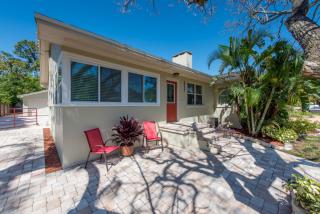 6237 14th Ave, Saint Petersburg, FL 33707-3114
